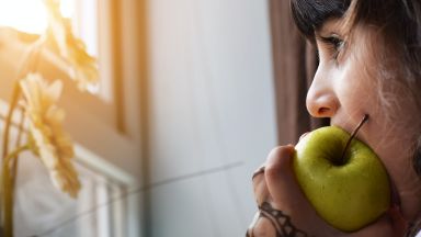 Milyen élelmiszerekkel segíthetünk ADHD-s gyerekünknek?